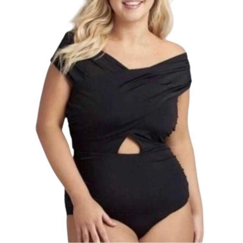 Lane Bryant Cacique Swim NWT Swimsuit Lightly Lined No Wire One Piece Black 26